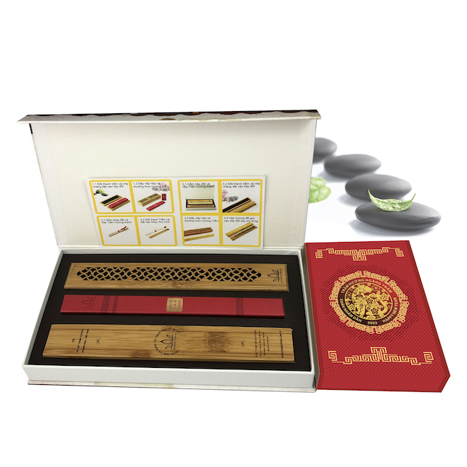 813 Hộp quà Hồng Tâm Trầm